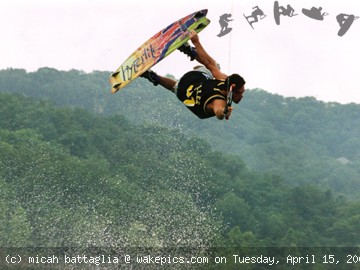 micah-hoochie-pic-wakeboarding-wakeskating-photos.jpg